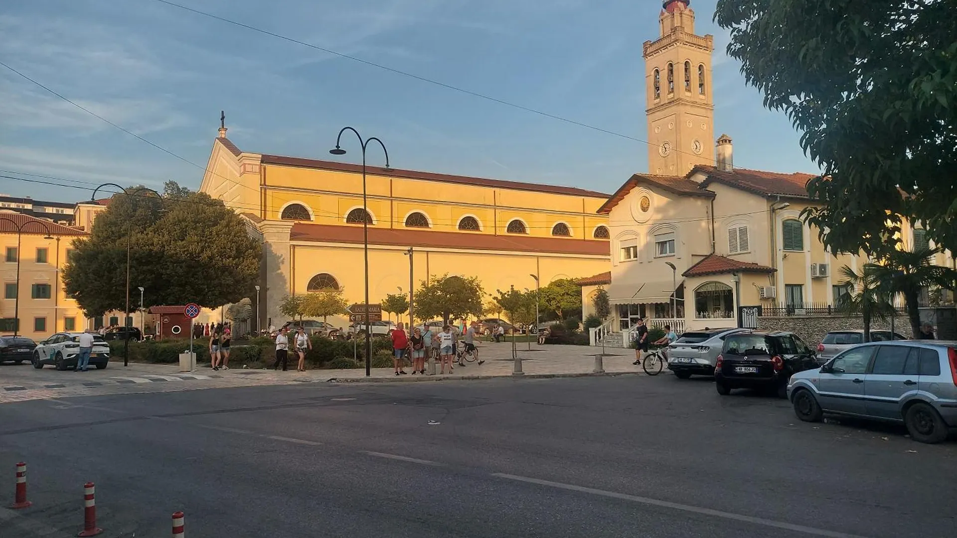 Ar-Lux Apartment Old Street Shkoder
